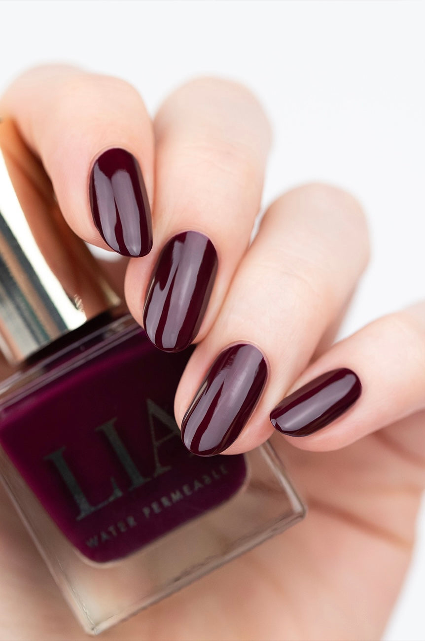 LIA Halal nail polish "Blueberry"