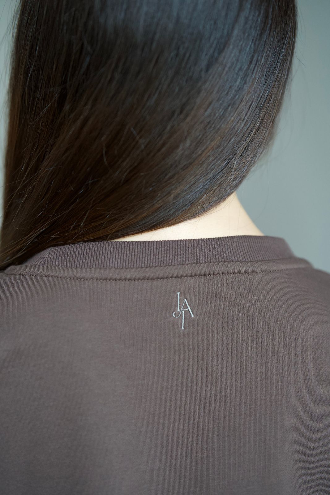 LIA Cozy Sweater - Choco