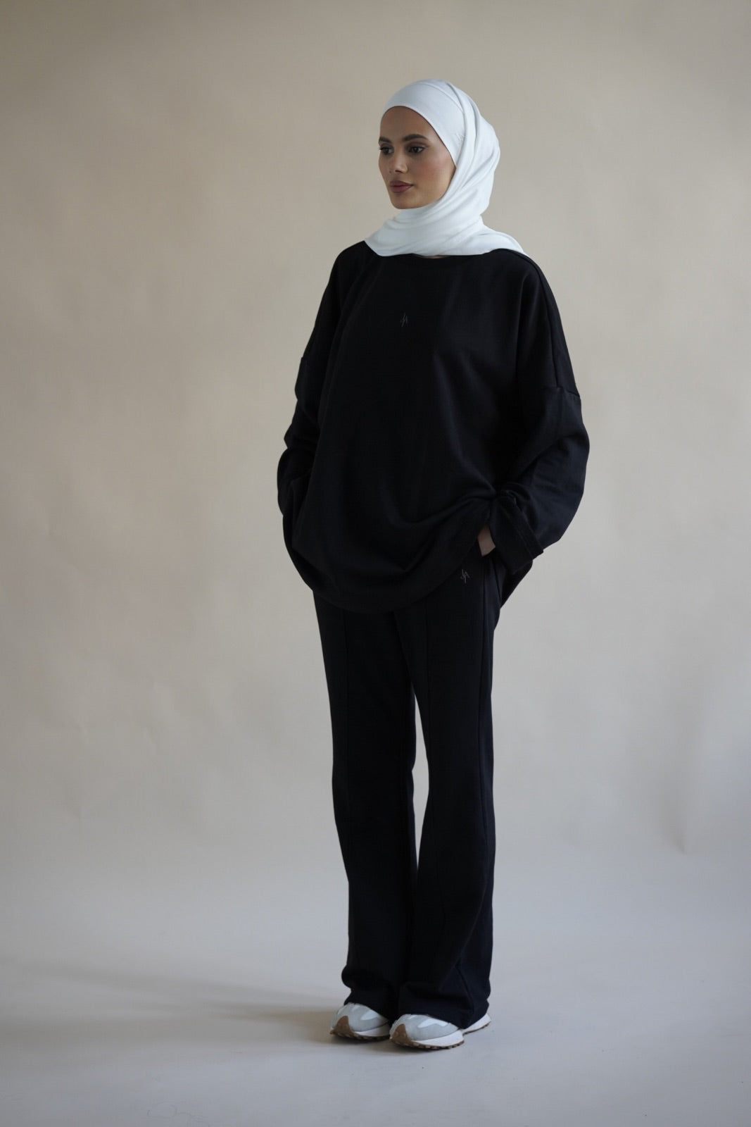 LIA Cozy Sweater - Black